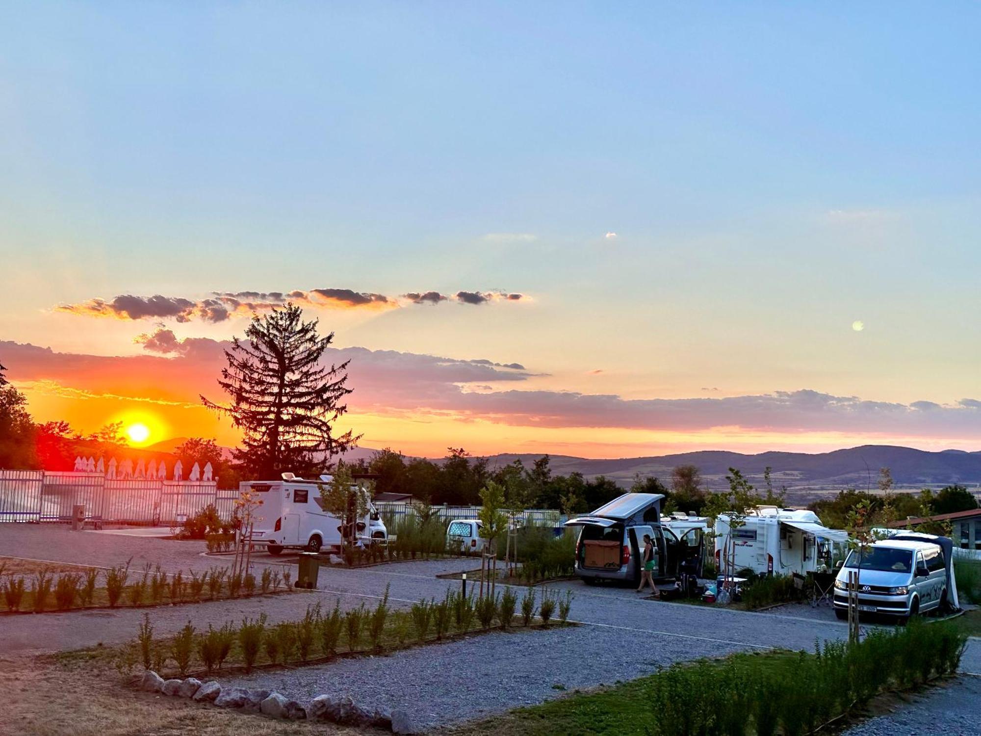 7 Lakes Camping Sapareva Banja Exteriör bild